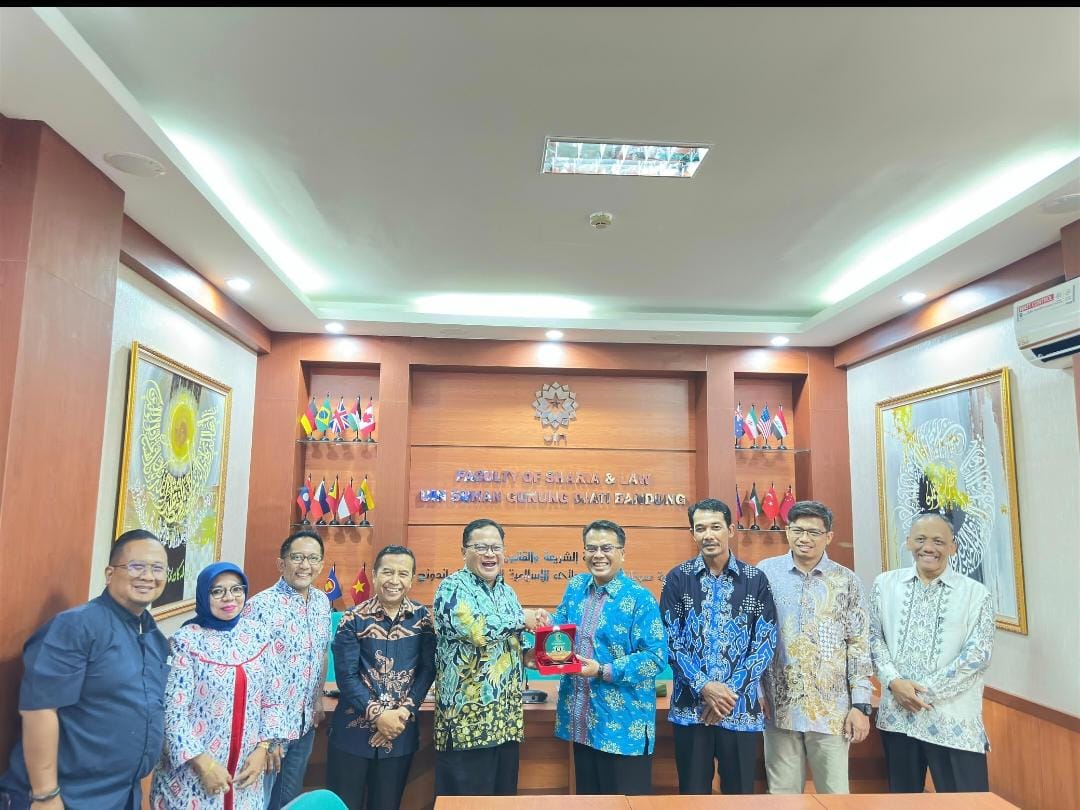 Fakultas Syariah UIN Siber Syekh Nurjati Cirebon Tingkatkan Digitalisasi Pengelolaan Informasi Hukum melalui Benchmarking di UIN Bandung